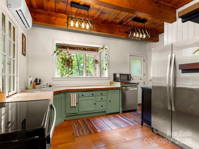 707 Miami Terrace, Hendersonville, NC 28791