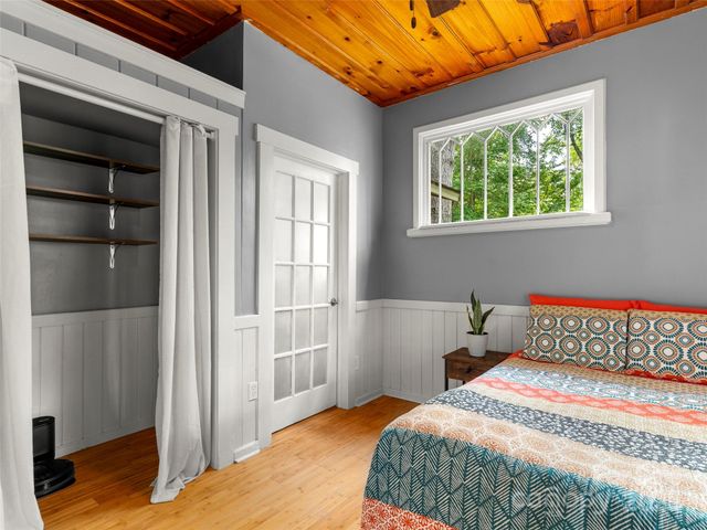 707 Miami Terrace, Hendersonville, NC 28791