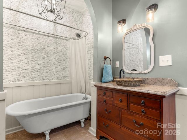 707 Miami Terrace, Hendersonville, NC 28791