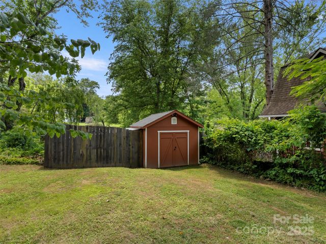 707 Miami Terrace, Hendersonville, NC 28791