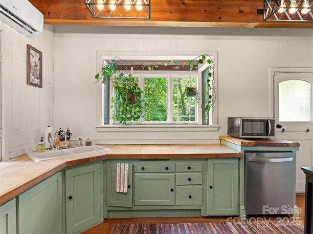 707 Miami Terrace, Hendersonville, NC 28791