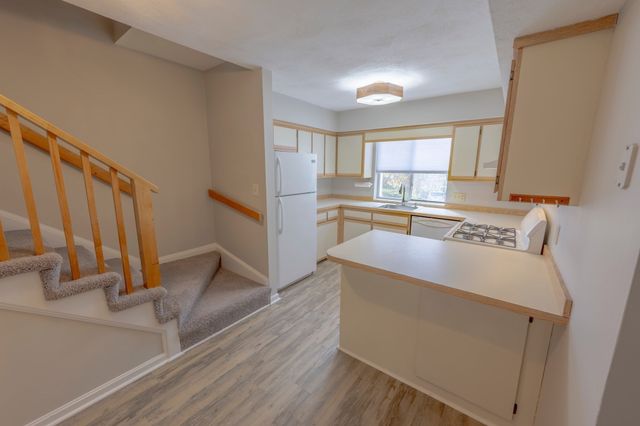 100 Merrimack Ave 53, Dracut, MA 01826