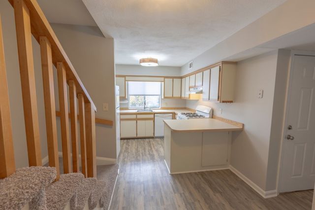 100 Merrimack Ave 53, Dracut, MA 01826