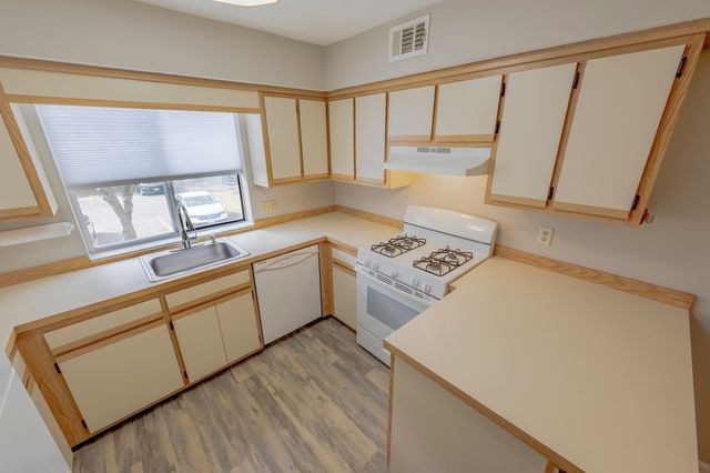 100 Merrimack Ave 53, Dracut, MA 01826