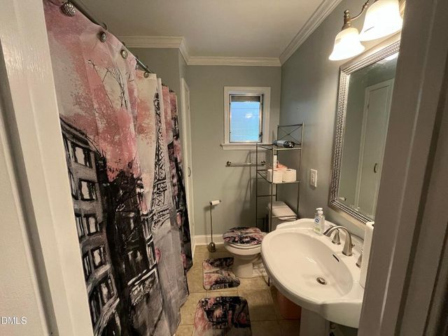 523 Wildwood Lane, Burlington, NC 27215