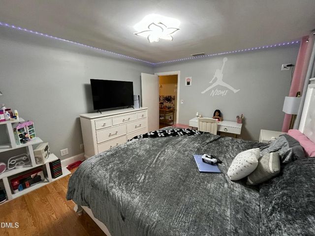 523 Wildwood Lane, Burlington, NC 27215