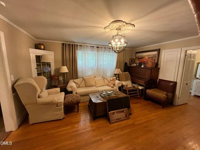 523 Wildwood Lane, Burlington, NC 27215