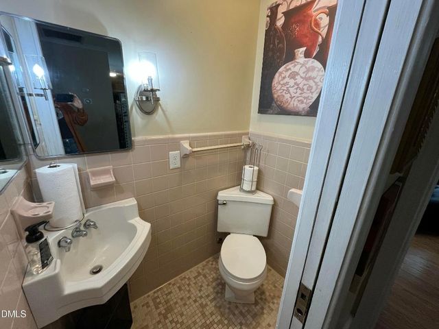 523 Wildwood Lane, Burlington, NC 27215