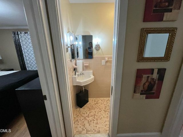 523 Wildwood Lane, Burlington, NC 27215