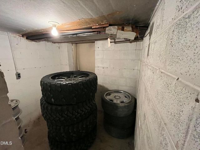 523 Wildwood Lane, Burlington, NC 27215