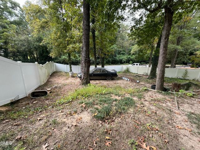 523 Wildwood Lane, Burlington, NC 27215