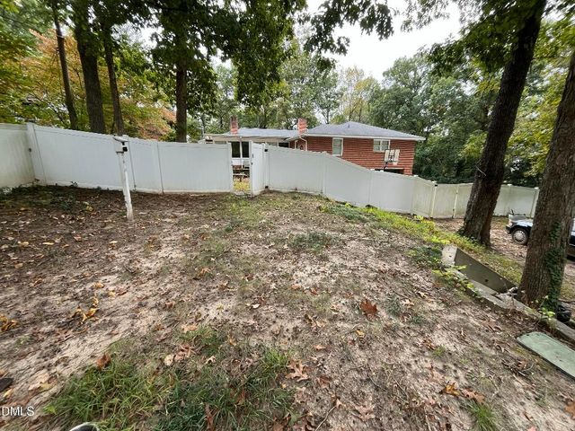 523 Wildwood Lane, Burlington, NC 27215