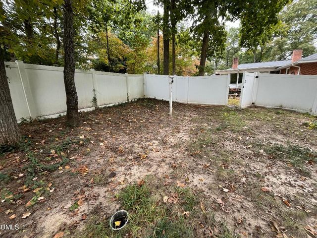 523 Wildwood Lane, Burlington, NC 27215