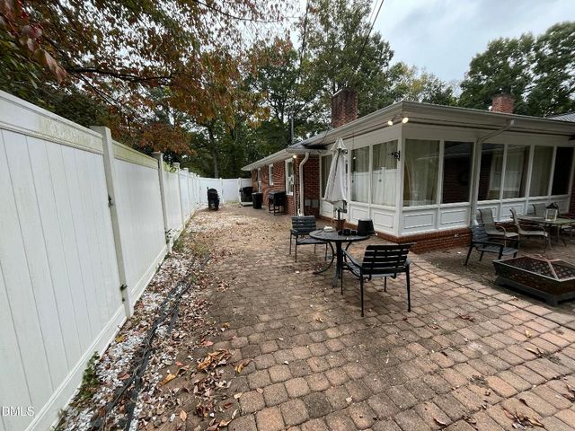 523 Wildwood Lane, Burlington, NC 27215