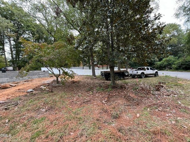 523 Wildwood Lane, Burlington, NC 27215