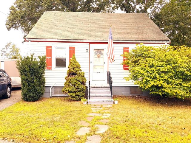 11 Raymond Rd, Stoneham, MA 02180