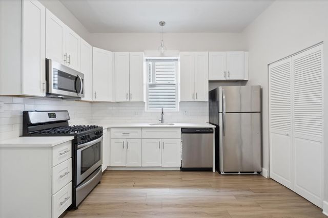 2909 N Ridgeway Avenue 2, Chicago, IL 60618