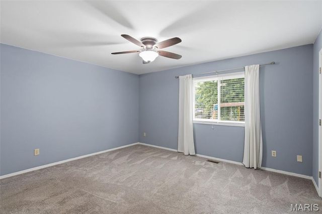 2021 Twin Fawns Court, St Peters, MO 63376