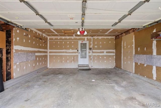 2021 Twin Fawns Court, St Peters, MO 63376