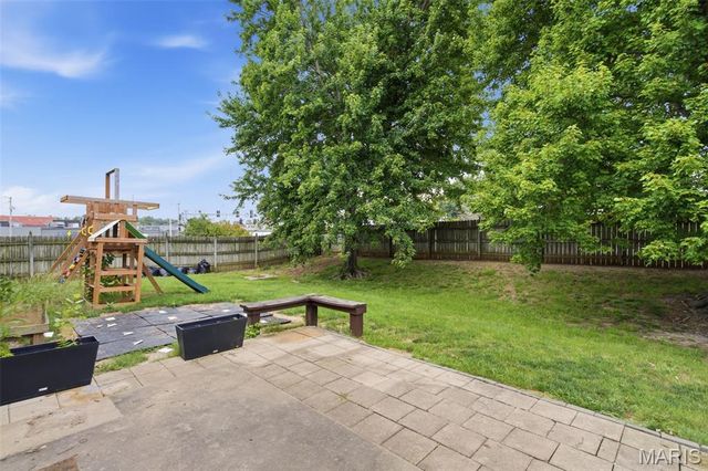 2021 Twin Fawns Court, St Peters, MO 63376
