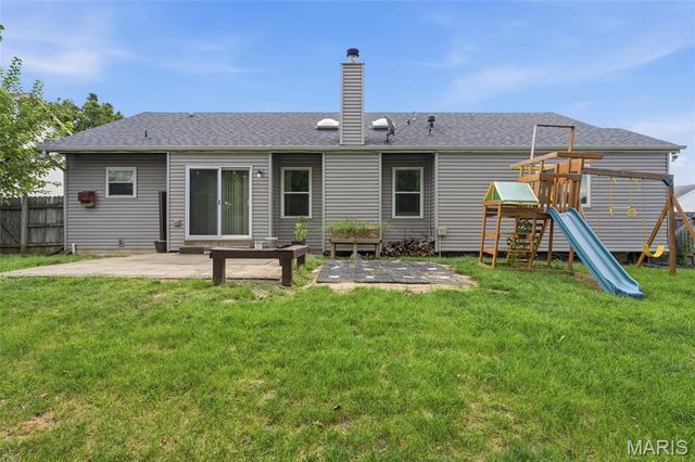 2021 Twin Fawns Court, St Peters, MO 63376