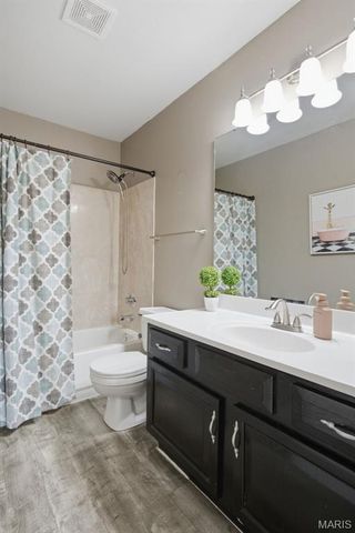 2021 Twin Fawns Court, St Peters, MO 63376