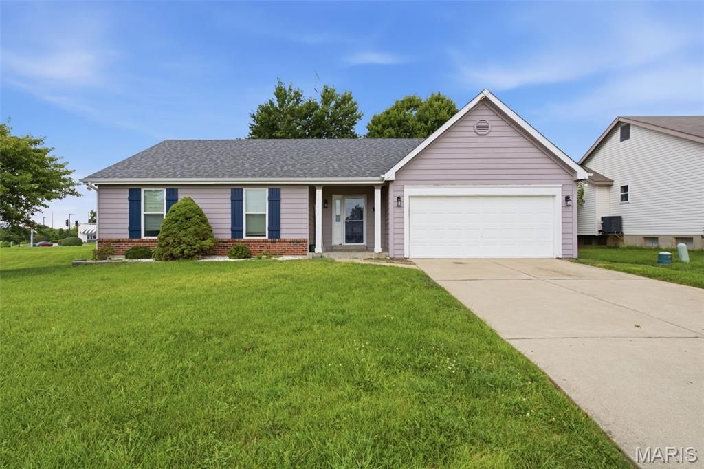2021 Twin Fawns Court, St Peters, MO 63376