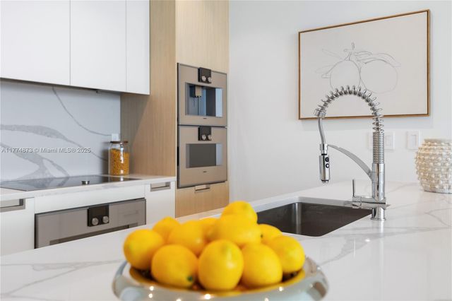 15701 Collins Ave 1004, Sunny Isles Beach, FL 33160