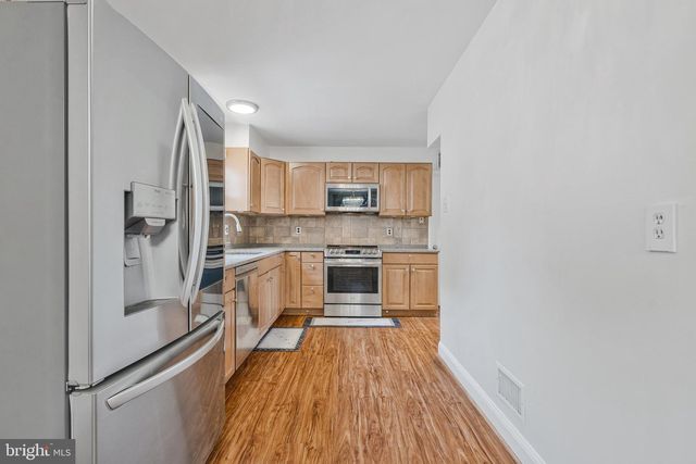 1107 TREESIDE LN, Herndon, VA 20170