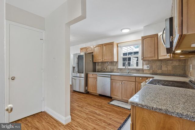 1107 TREESIDE LN, Herndon, VA 20170