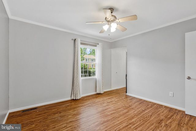 1107 TREESIDE LN, Herndon, VA 20170