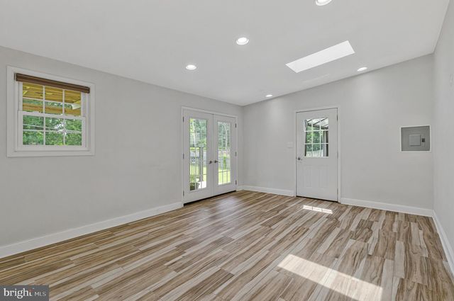 1107 TREESIDE LN, Herndon, VA 20170