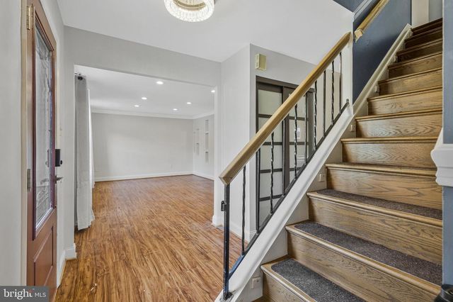 1107 TREESIDE LN, Herndon, VA 20170