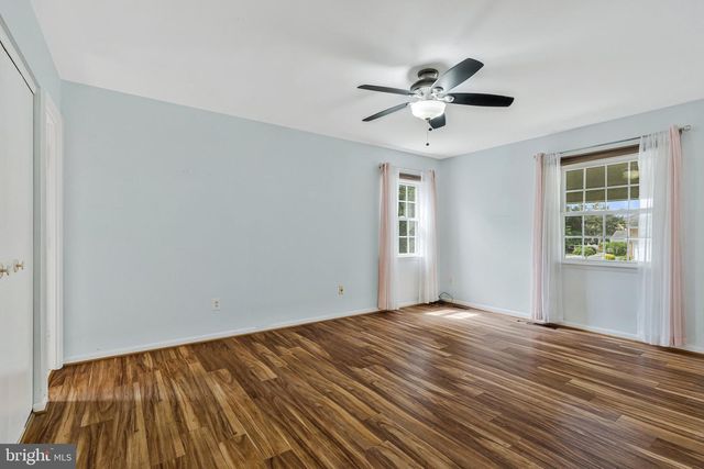 1107 TREESIDE LN, Herndon, VA 20170