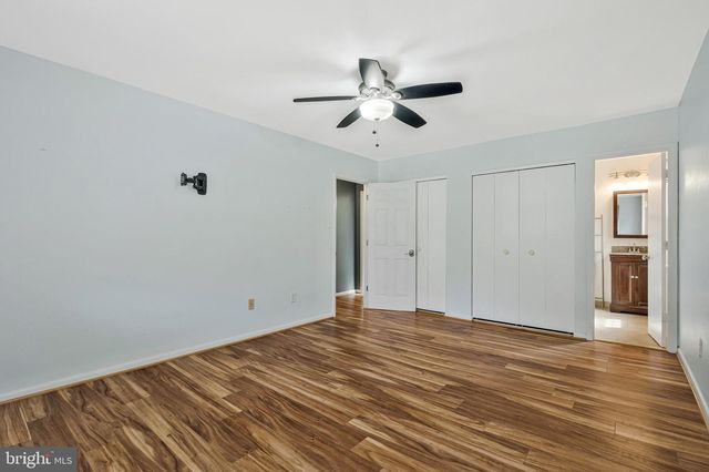 1107 TREESIDE LN, Herndon, VA 20170