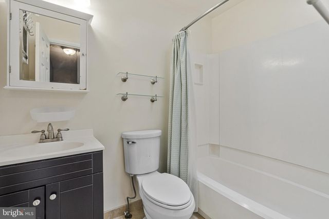 1107 TREESIDE LN, Herndon, VA 20170