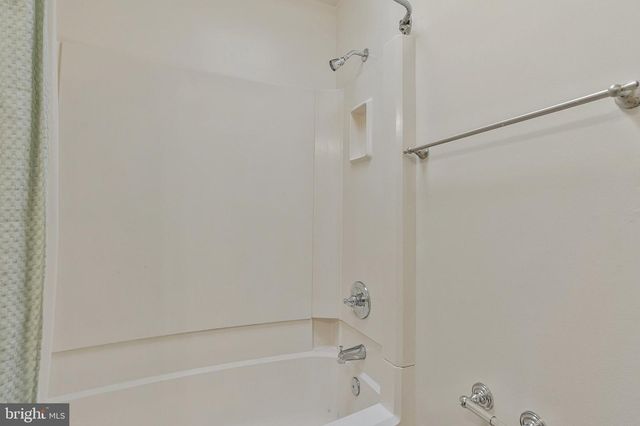1107 TREESIDE LN, Herndon, VA 20170