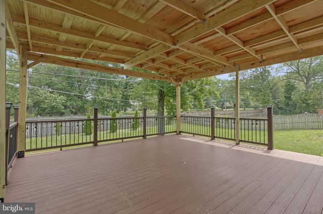 1107 TREESIDE LN, Herndon, VA 20170