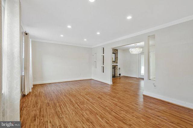 1107 TREESIDE LN, Herndon, VA 20170