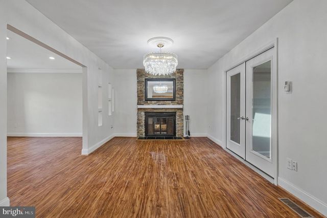 1107 TREESIDE LN, Herndon, VA 20170