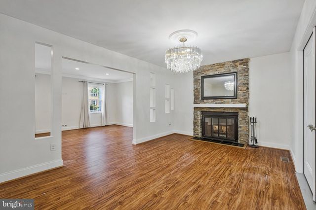 1107 TREESIDE LN, Herndon, VA 20170