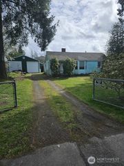 17417 Spruce Way, Lynnwood, WA 98037