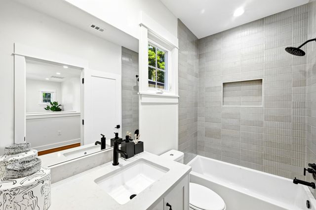 2212 Canterbury ST 1, Austin, TX 78702