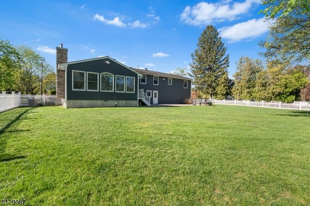 47 Colfax Dr, Pequannock Twp., NJ 07440