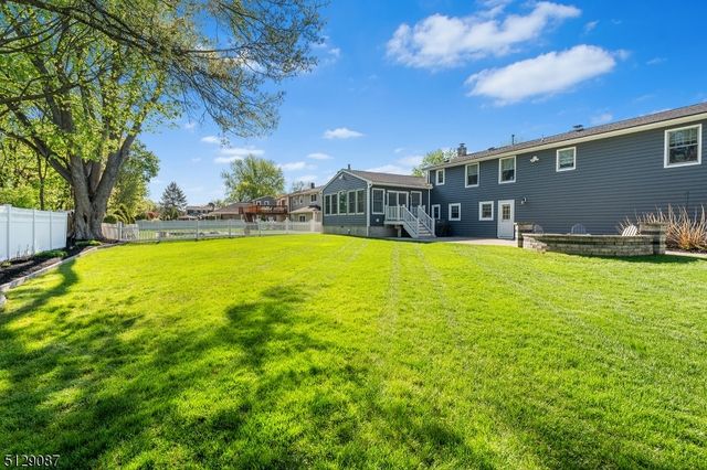 47 Colfax Dr, Pequannock Twp., NJ 07440