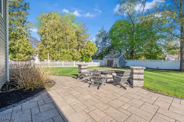 47 Colfax Dr, Pequannock Twp., NJ 07440