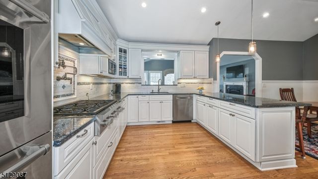 47 Colfax Dr, Pequannock Twp., NJ 07440