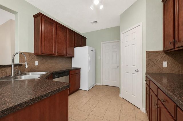 4605 Meadow Way Drive, Deer Park, TX 77536