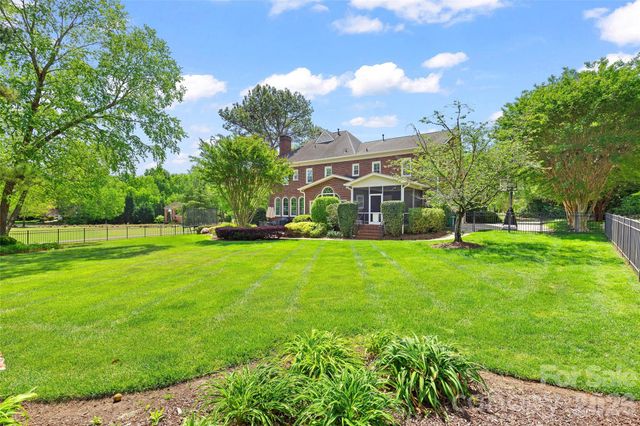 6312 Providence Country Club Drive, Charlotte, NC 28277