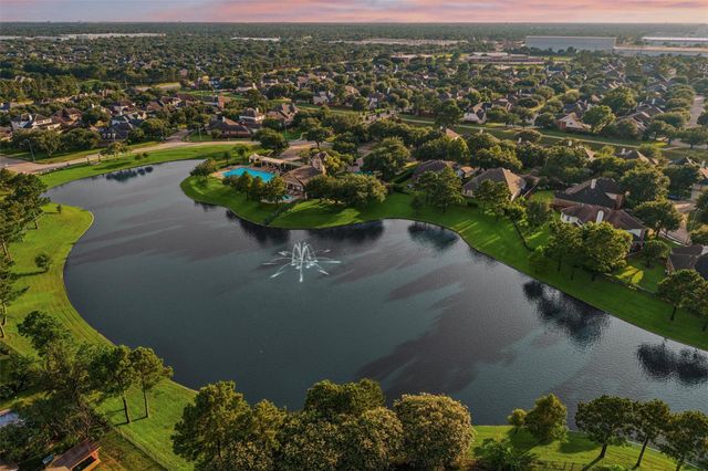 12606 Tallwood Crossing Lane, Houston, TX 77041